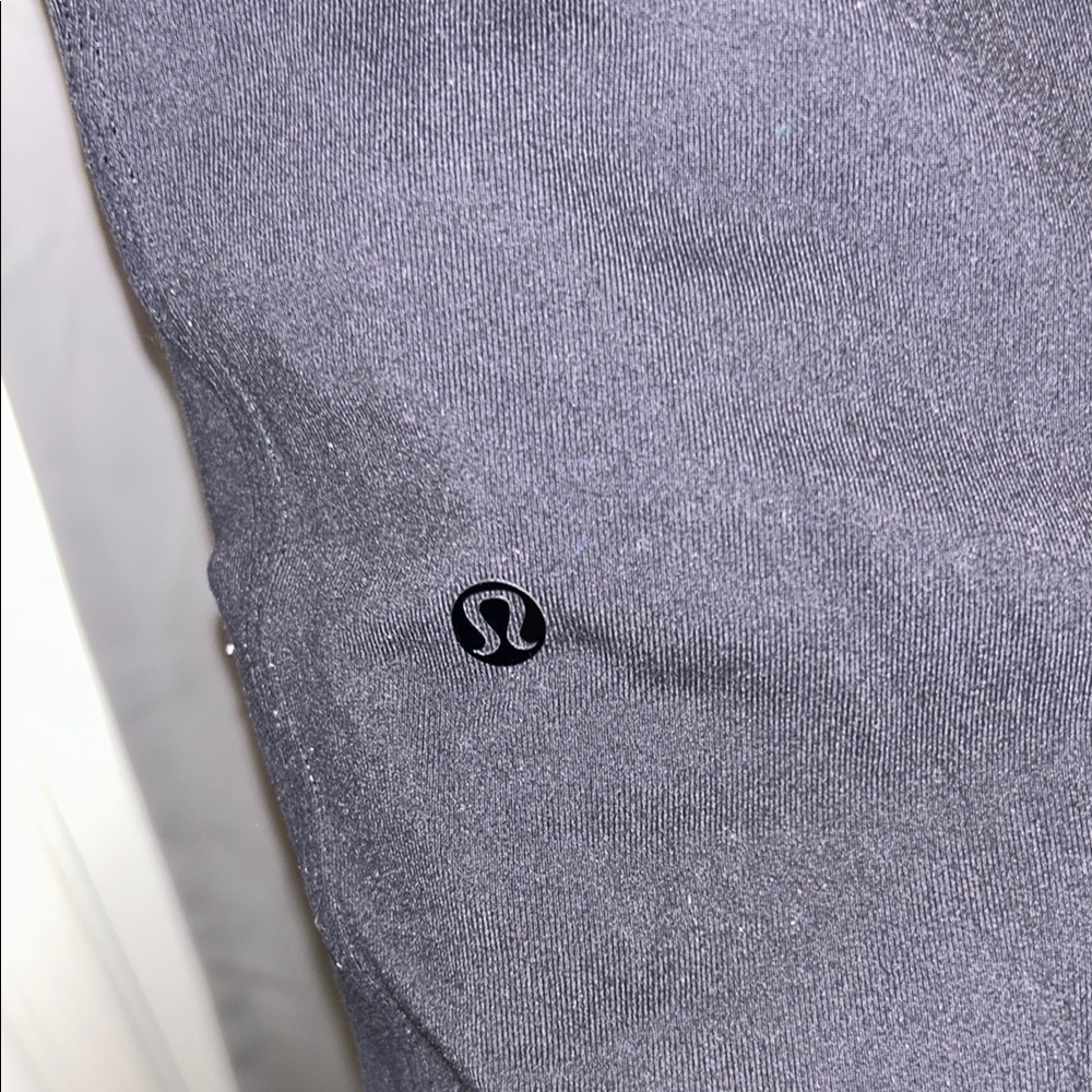 Lululemon Women’s Black Pants, Size 6 - Picture 4 of 7